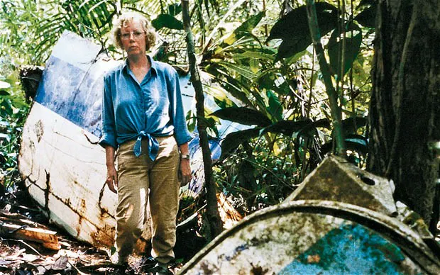 Juliane Koepcke regressa ao local do acidente em 1998