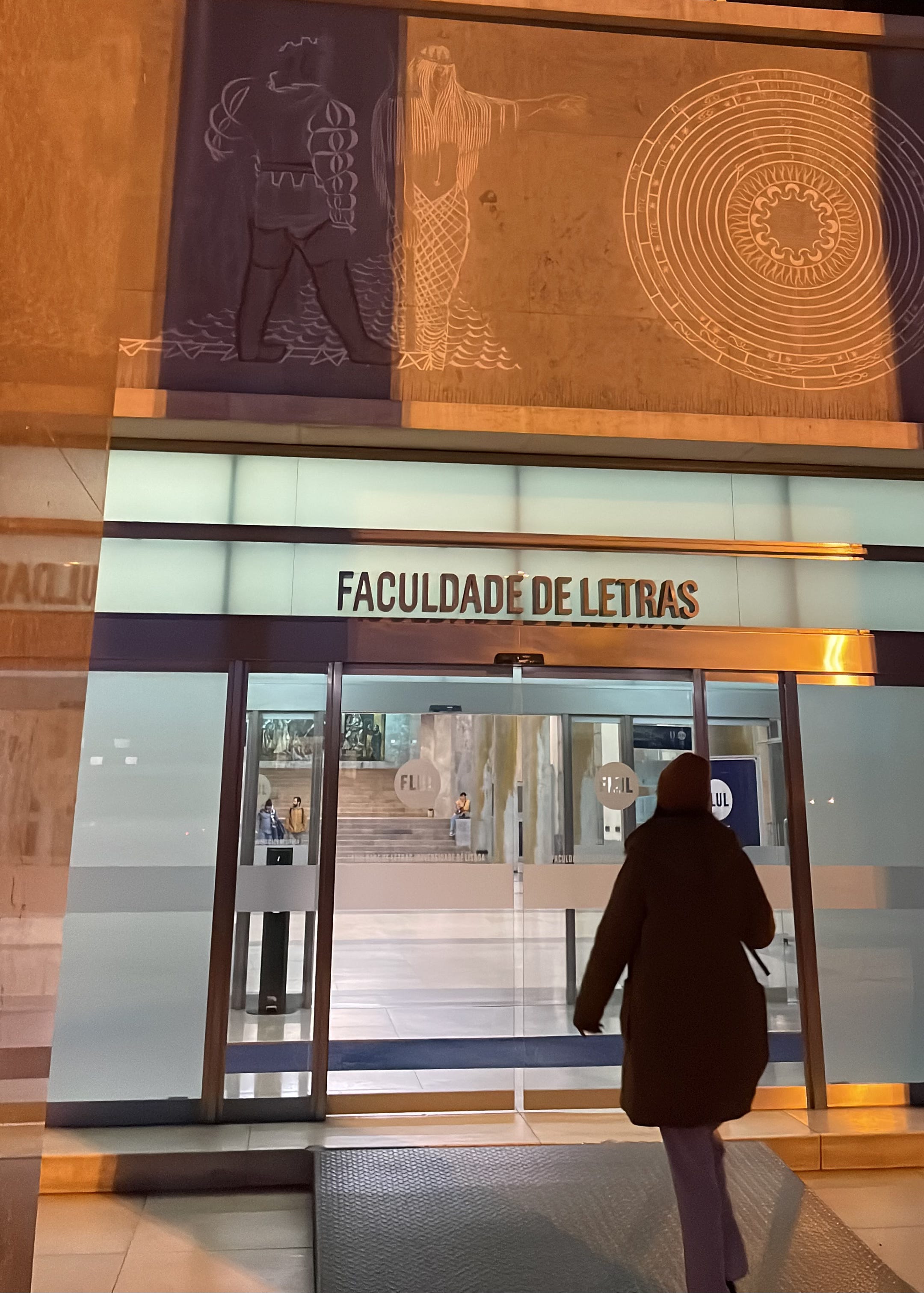 “Exmo. Senhor Sub-Diretor”