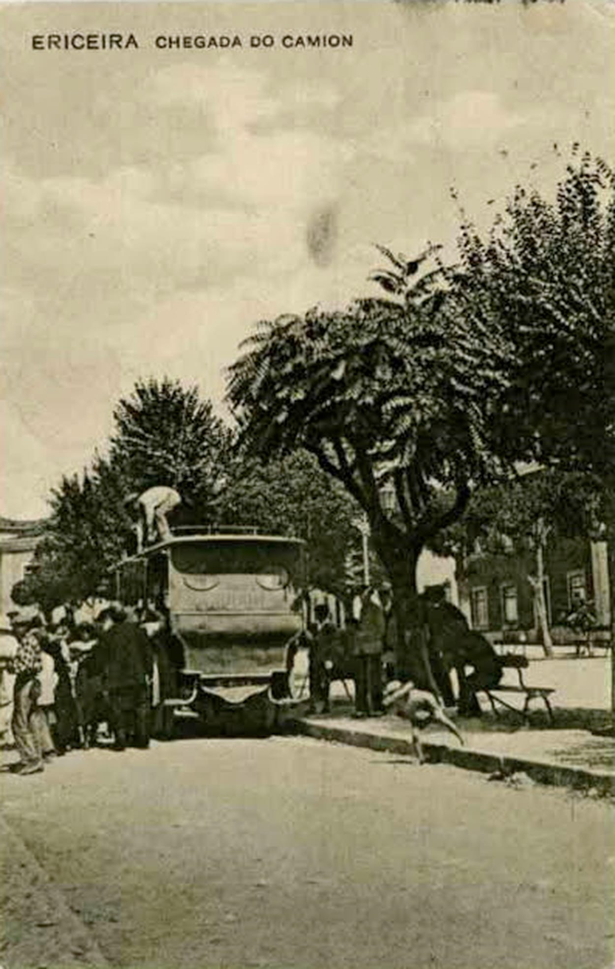 Jogo da Bola, antes da década de 1920, Chegada do Camion; Jogo da Bola, hoje abril de 2025
