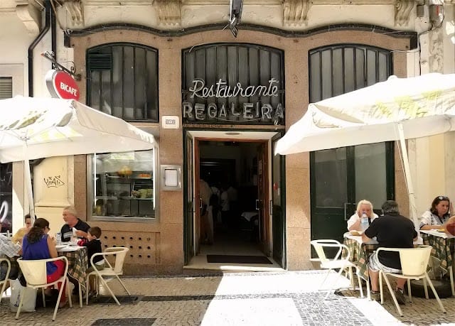 Restaurante Regaleira na Rua Bonjardim 83, Porto.