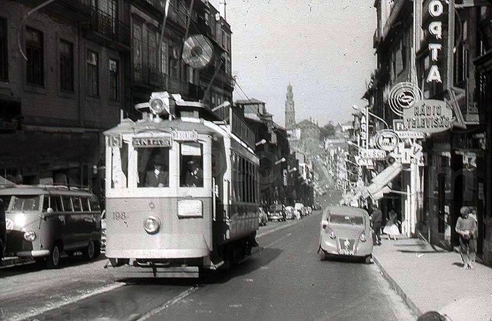 Esq->Dta. Autor desconhecido, Foto de Bernardo Pires e foto de Artur Pastor